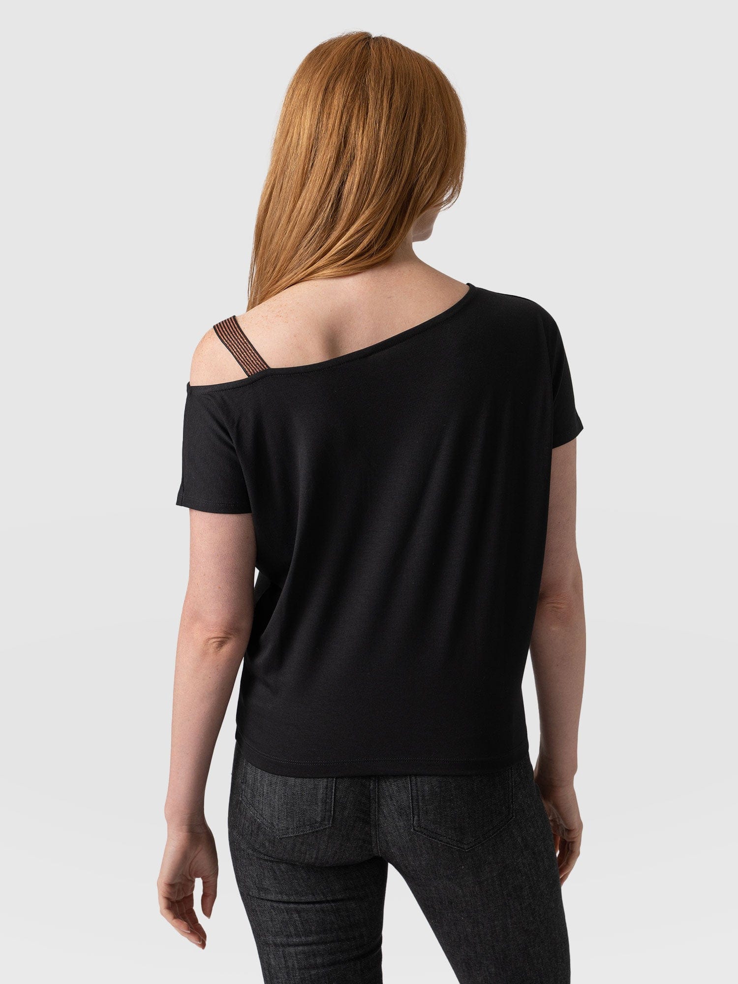 Rita Asymmetric Tee Black - Women's Top | Saint + Sofia® EU